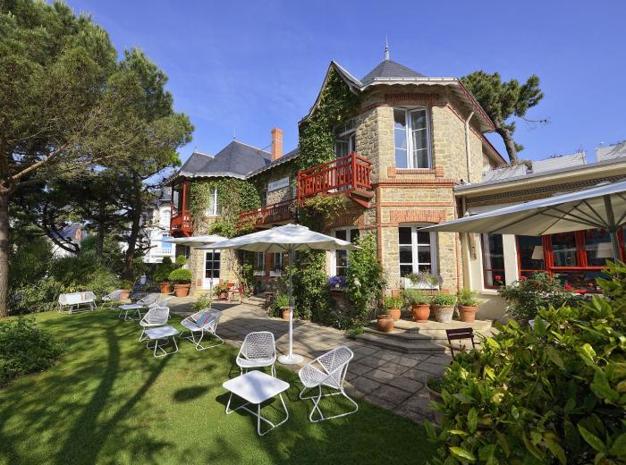 mbl-hotels-france-photo-116626700x520centercenter.jpg