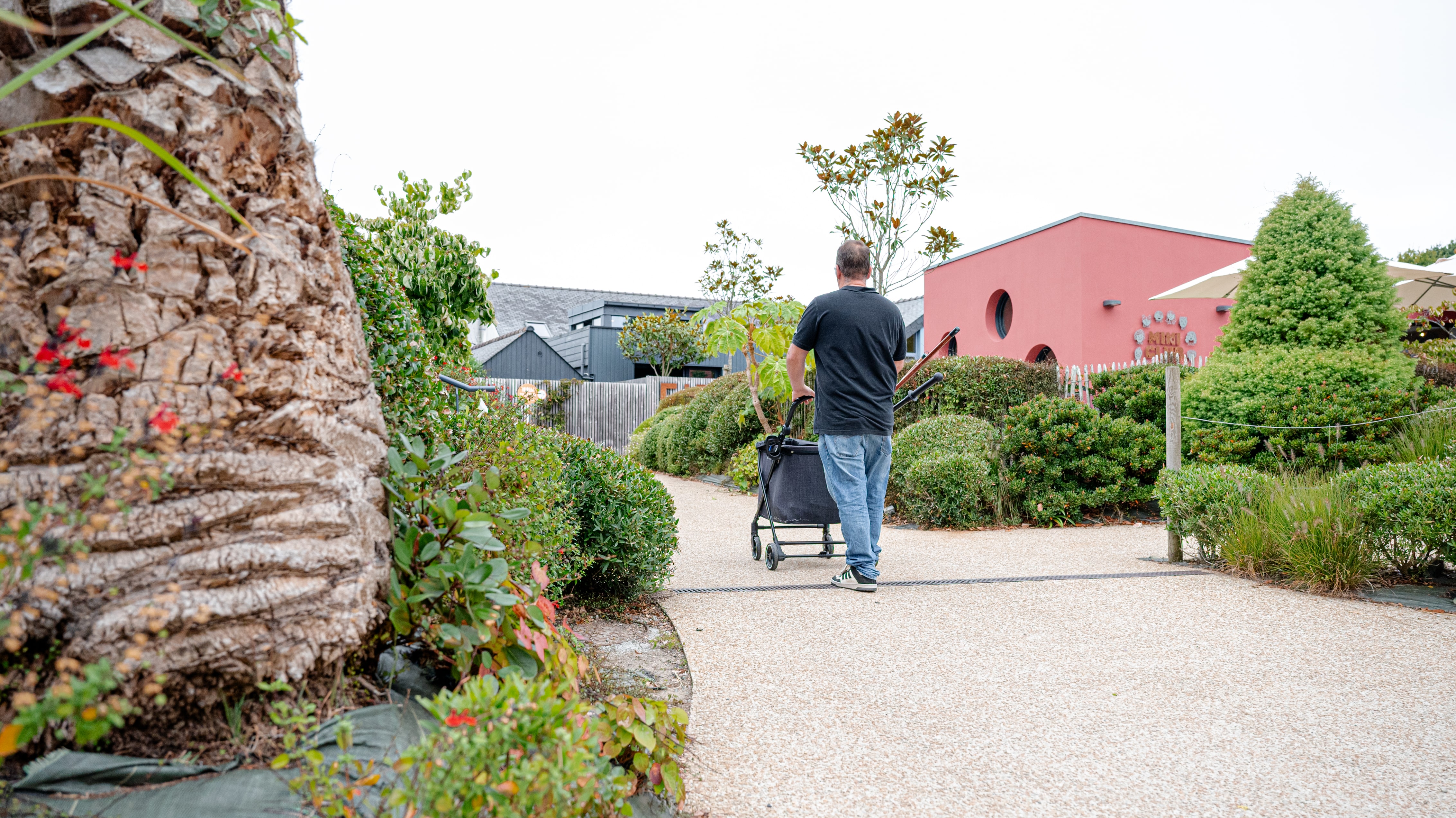 agent-dentretien-des-hebergements-camping-bretagne.jpg