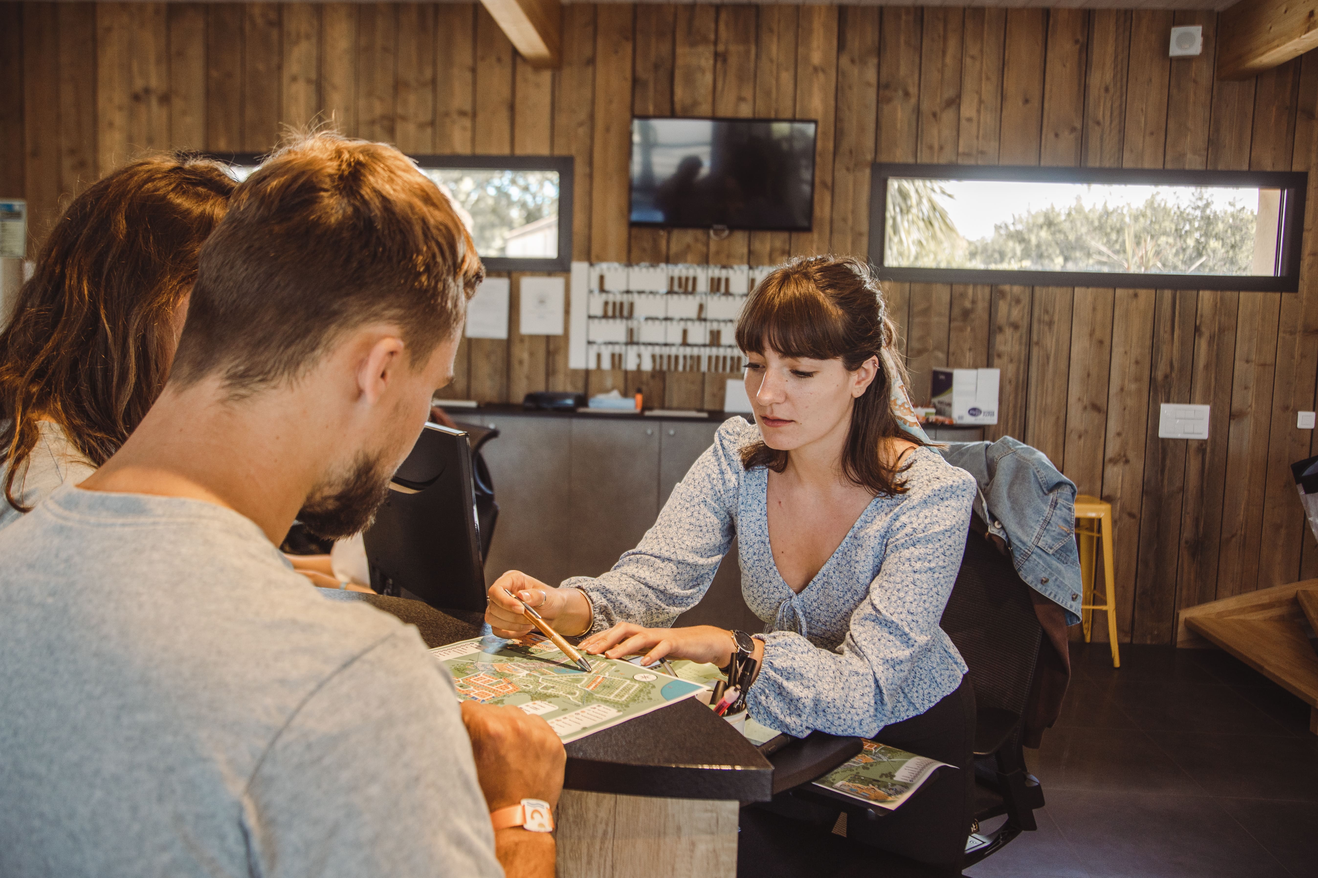 Recrutement: Responsable de réception et développement commercial F/H chez Camping Village de la Guyonnière à Saint-Julien-des-Landes