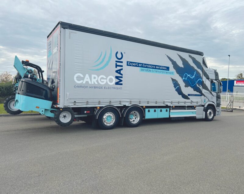 cargomatic-electric-hybride-rechagrgeable-scania-p360-26t-chariot-embarque-electric-800x635.jpg