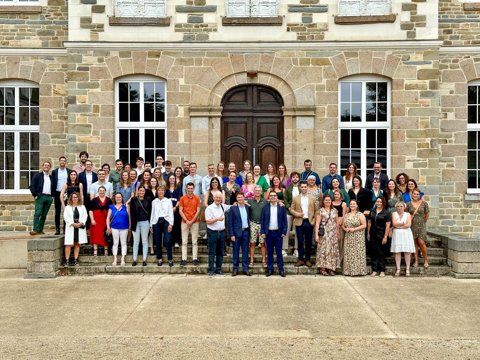 photo-de-groupe---salaries-cei.jpg