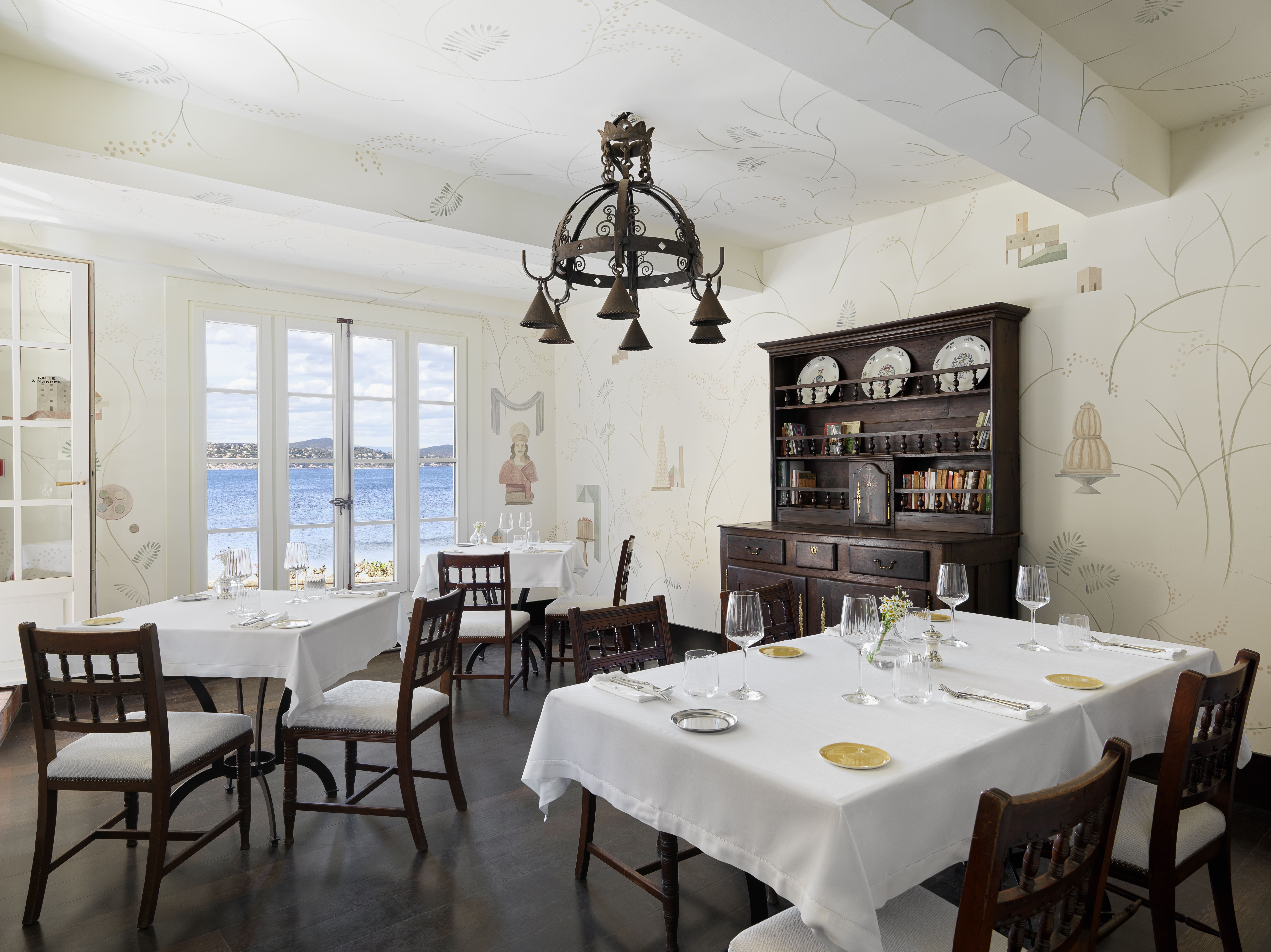 Recrutement: Chef de rang F/H chez CHAPITRE SIX à Saint-Tropez