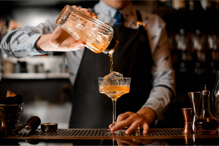 Recrutement: Barman Spécialisé en Cocktails (H/F) chez Cognac Intérim à Cognac