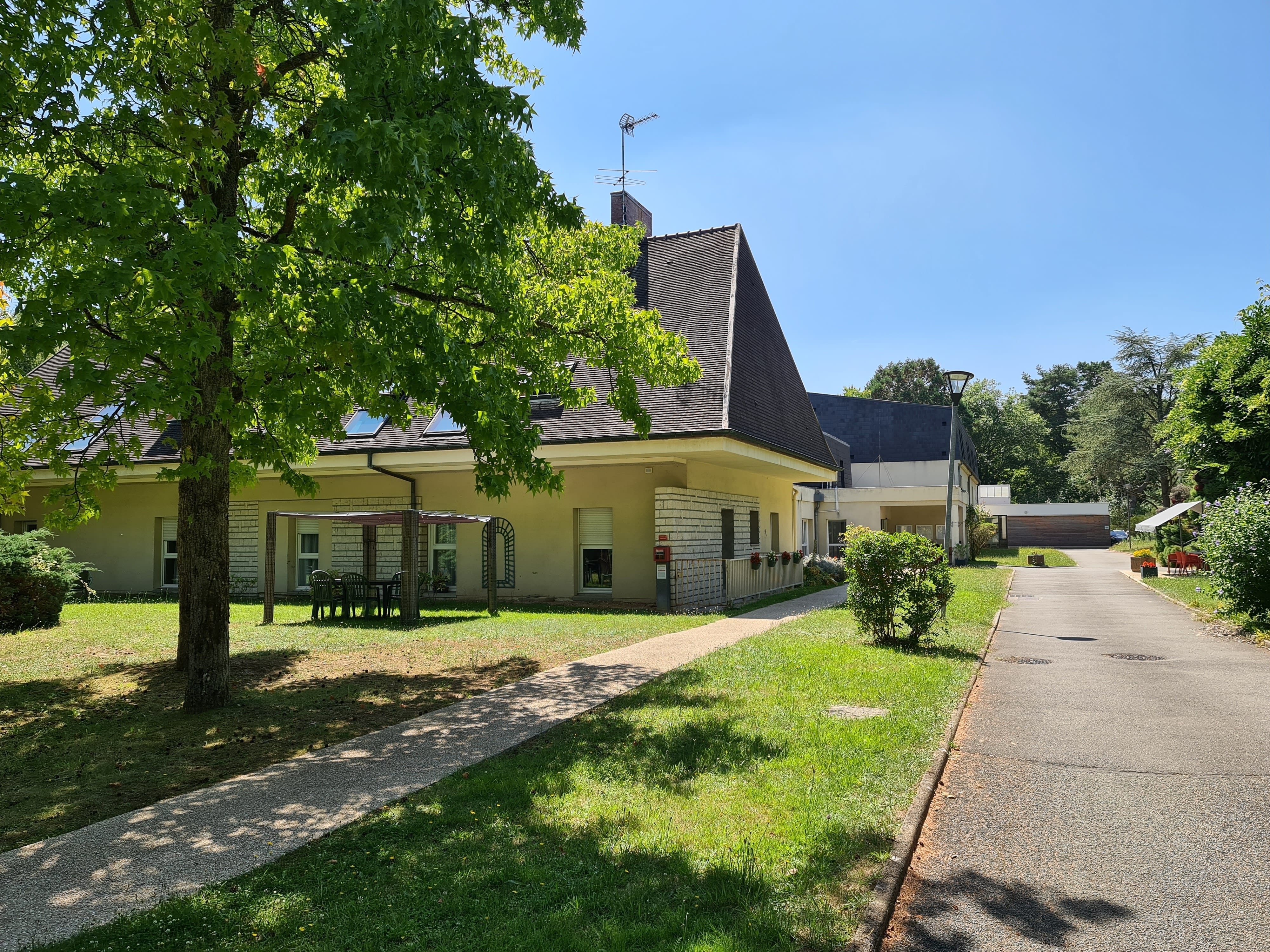 Recrutement: Employé(e) polyvalent(e) de restauration F/H chez GROUPE ACPPA à Bois-le-Roi