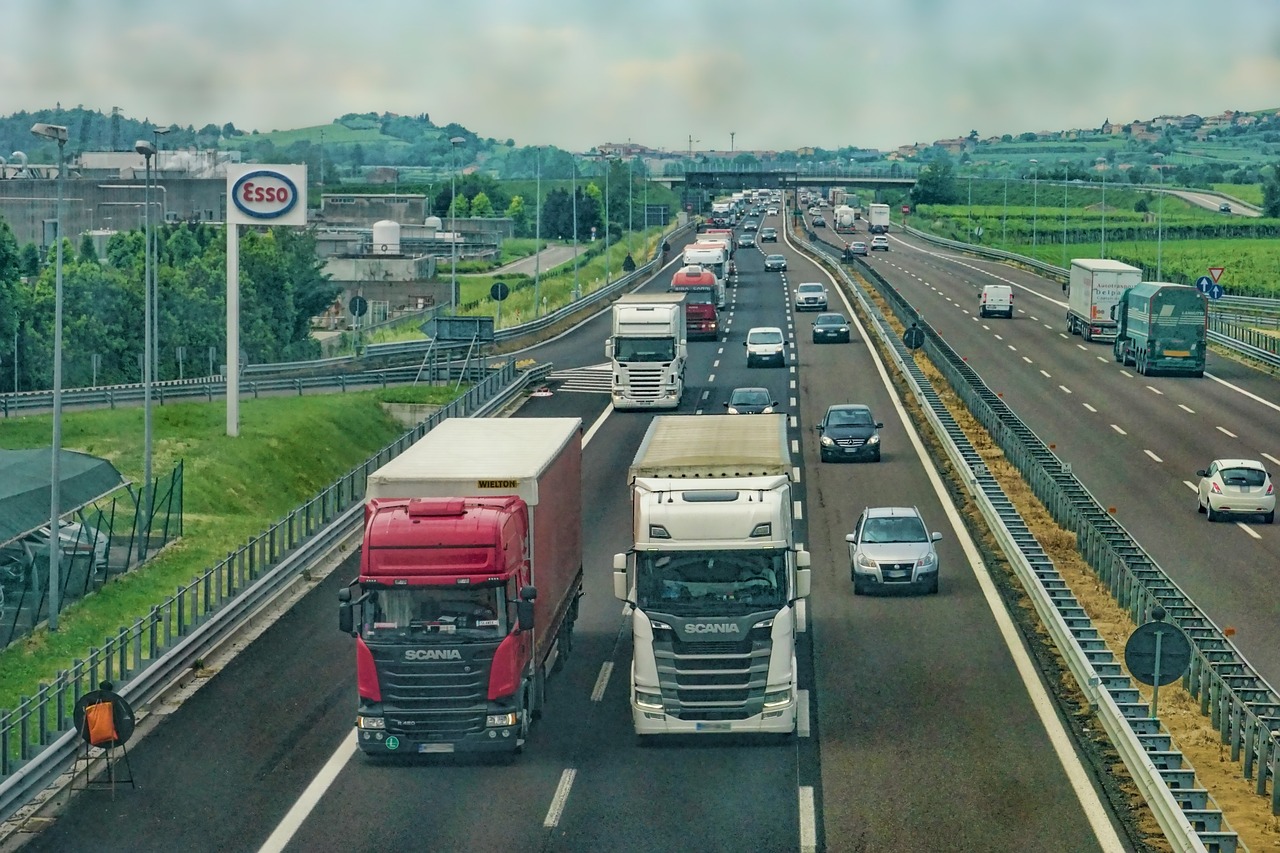 highway-33921001280.jpg