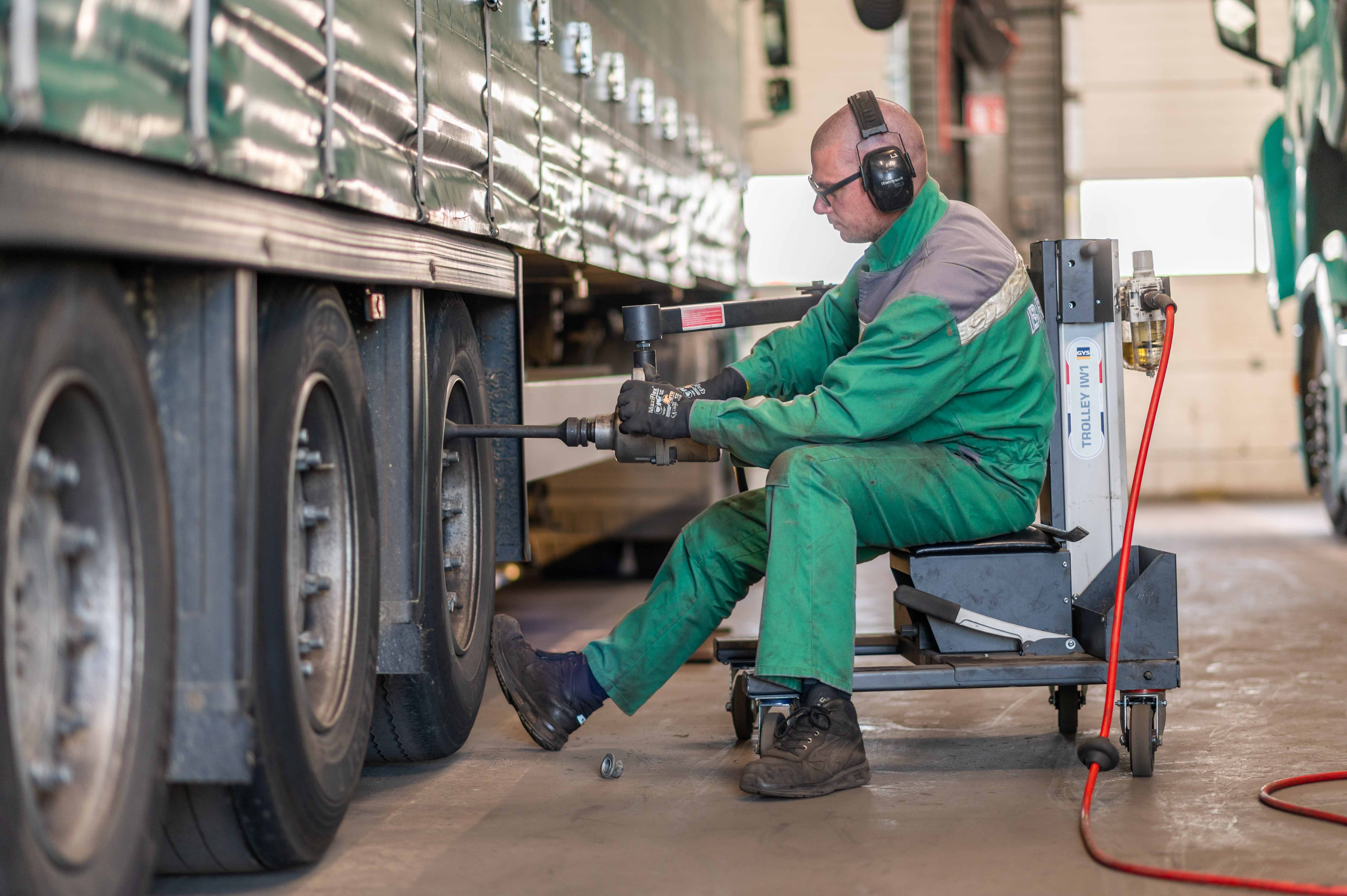 Recrutement: Adjoint Directeur d'atelier PL F/H chez GROUPE BREGER à Laval