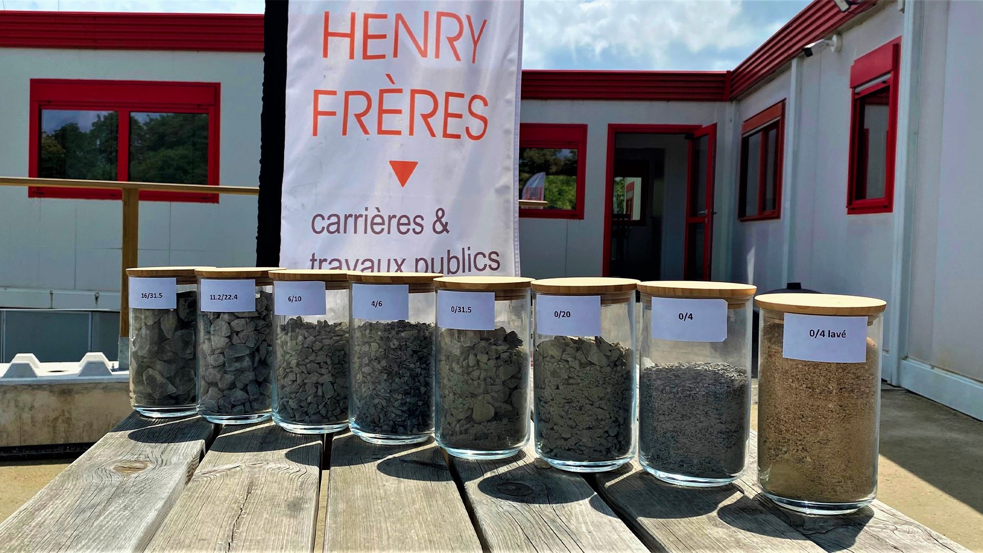 Recrutement: Assistant administratif et commercial F/H chez Henry à La Chapelle-Saint-Aubert