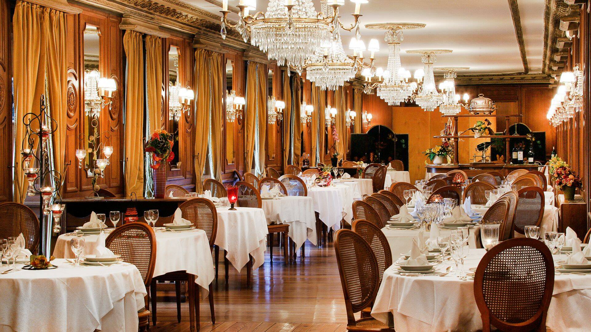 1412salle-de-restaurant-restaurant-gastronomique-lourdes-hotel-gallia-londres.jpg.jpeg