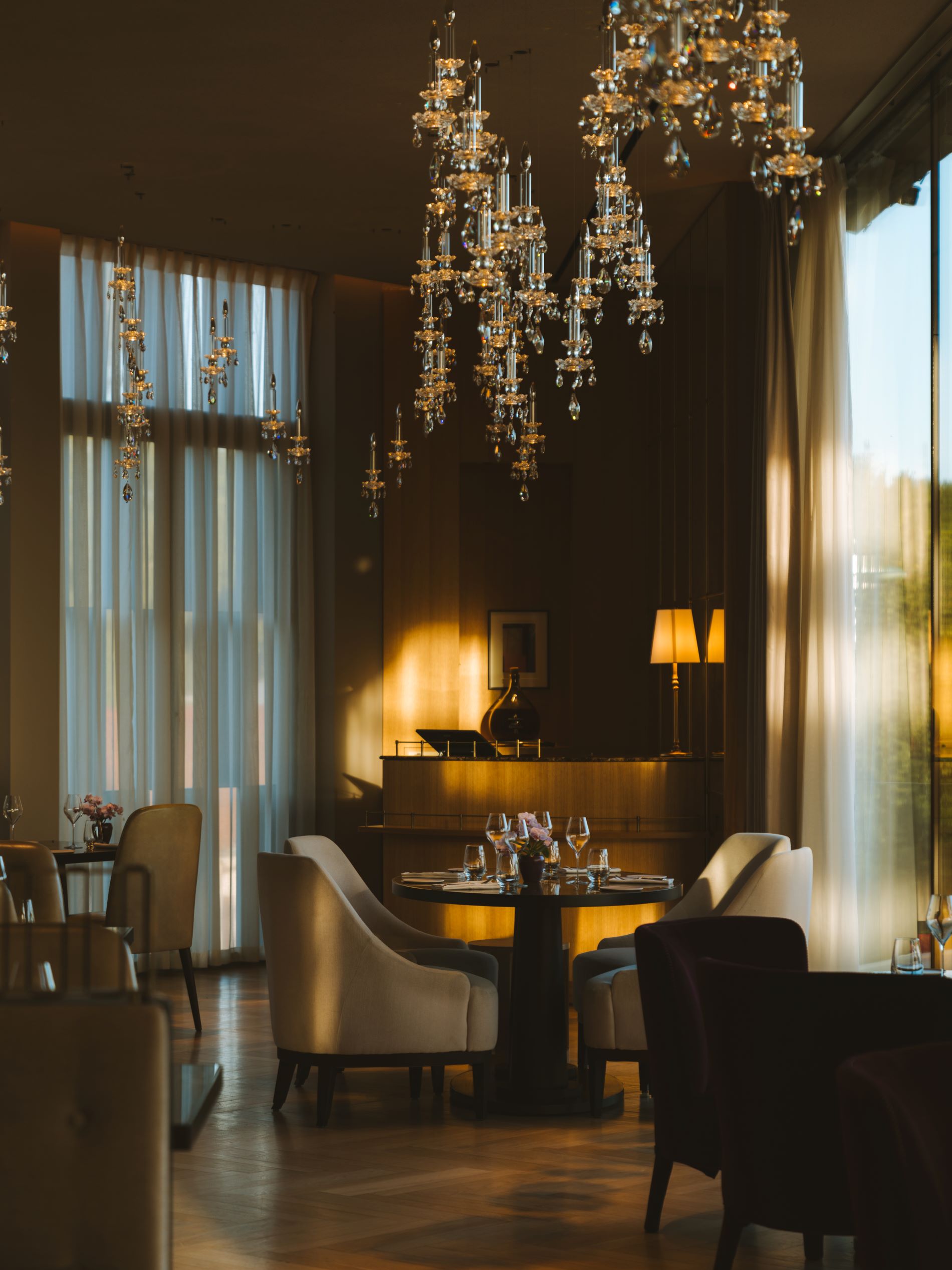 Recrutement: Commis de restaurant bistronomique CDI & CDD F/H chez Royal Champagne Hotel & Spa à Champillon