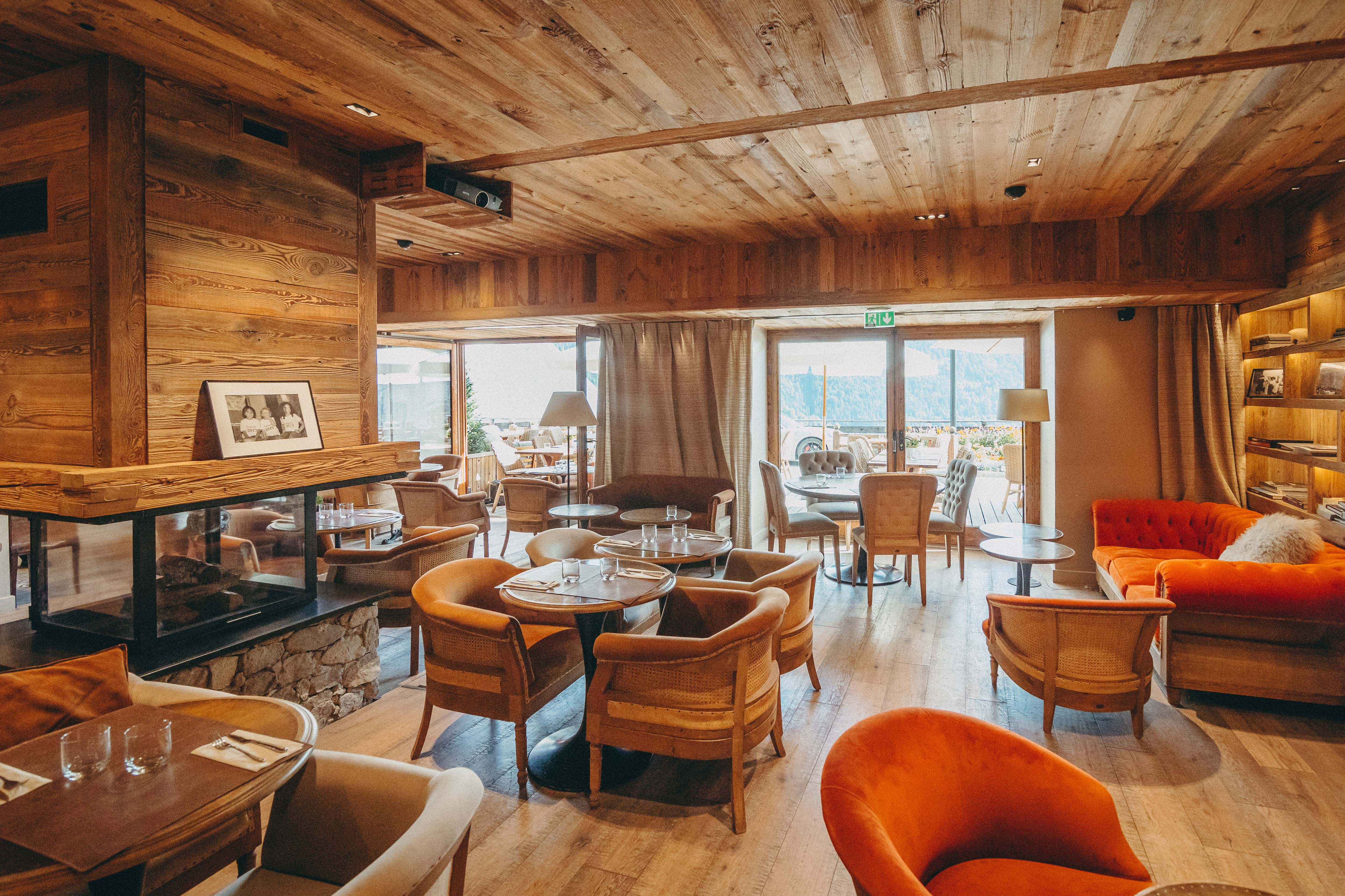 Recrutement: Veilleur(se) de nuit / Réceptionniste Hiver 2026-2027 F/H chez Le Domaine du V de Vaujany à Vaujany