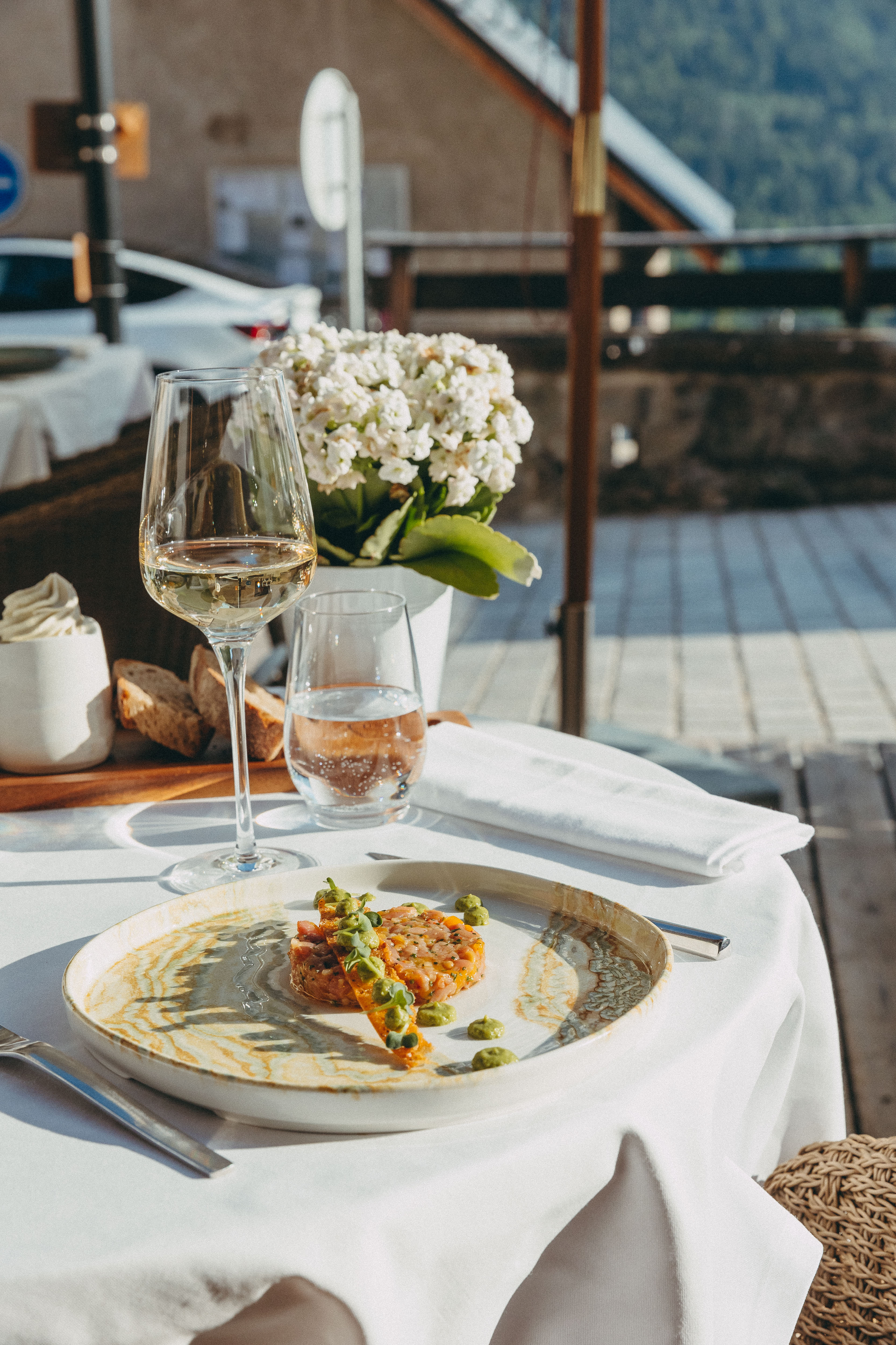 Recrutement: Demi Chef de partie F/H - Saison d'hiver 2025/2026 F/H chez Le Domaine du V de Vaujany à Vaujany