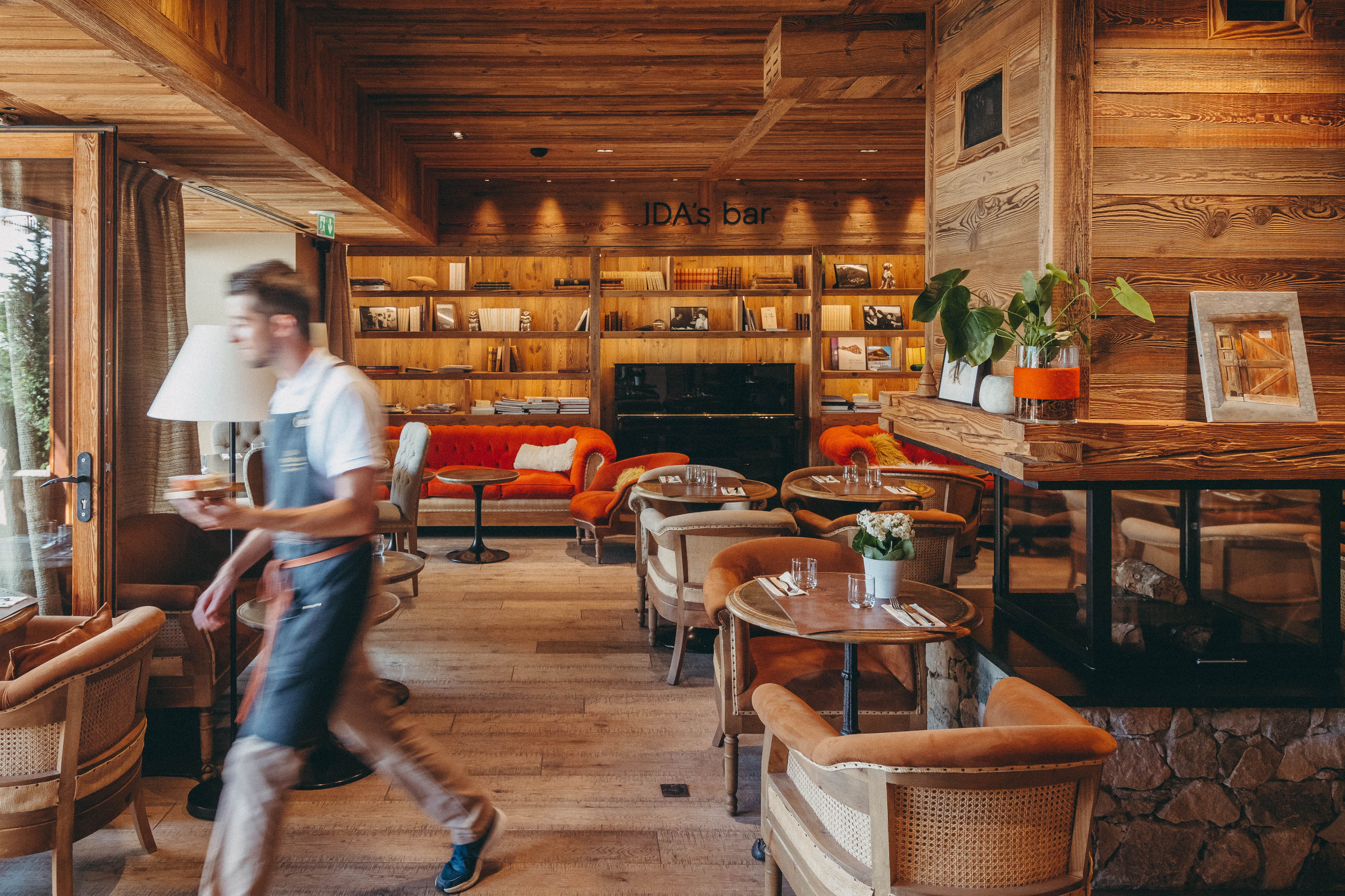 Recrutement: Chef(fe) de rang Gastro F/H chez Le Domaine du V de Vaujany à Vaujany