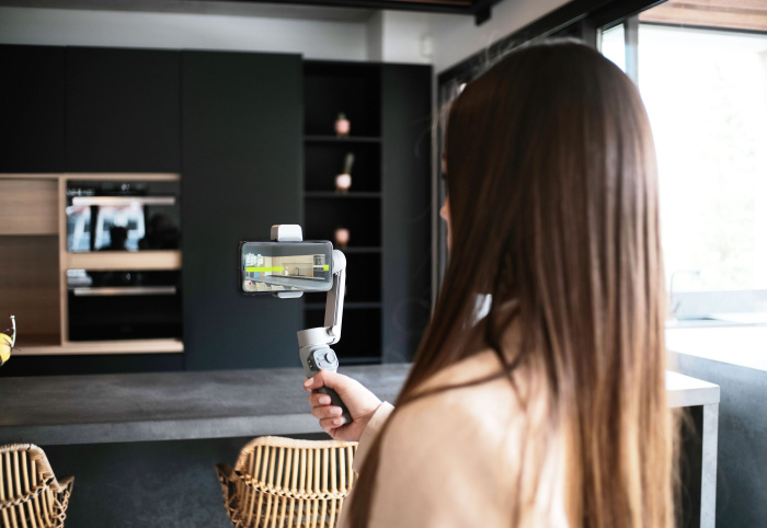 Recrutement: Créateur(trice) Vidéo & IA – Pavillon Témoin Numérique (2D / 3D) F/H chez LR Intérim – Périgny à Perigny