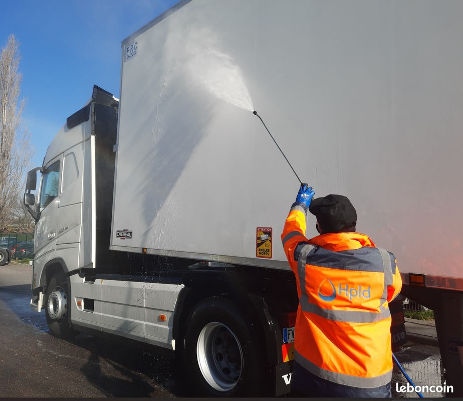 Recrutement: Agent laveur conducteur Poids Lourd F/H chez PLACIDOM Réunion à Saint-Pierre