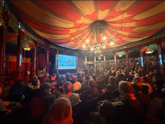tns-40-ans-pleniere-grand-huit.jpg