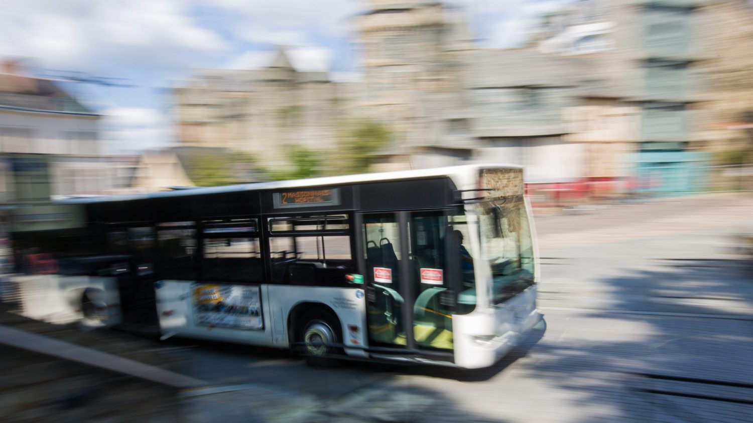 bus-vitre-06max-juillot-scaled-e1665650925518.jpg