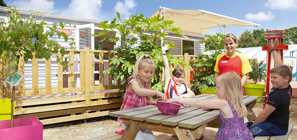 Recrutement: Animateur(rice) MINI CLUB polyvalent(e) F/H chez Yelloh Village à Charleval