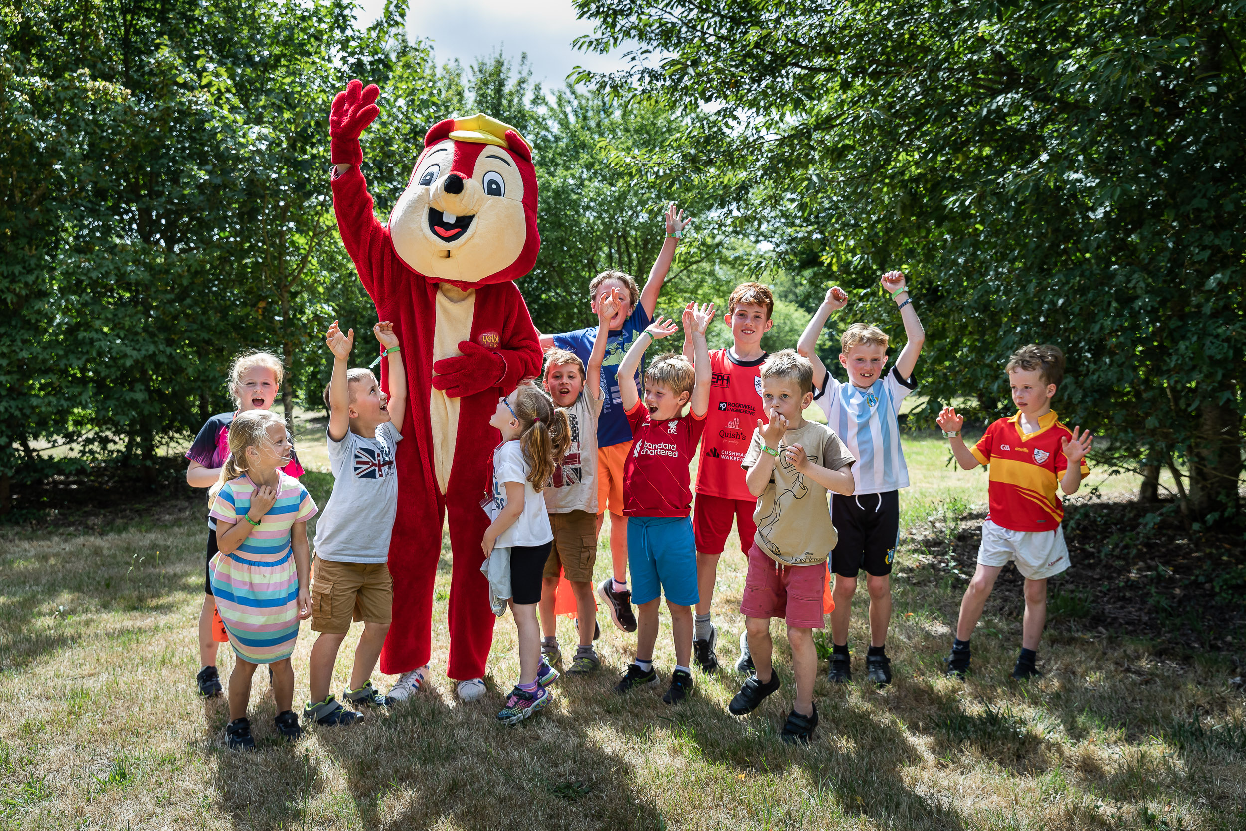 yelloh-village-camping-5-etoiles-le-pin-parasol---mascotte-yellito-animation--1.jpg